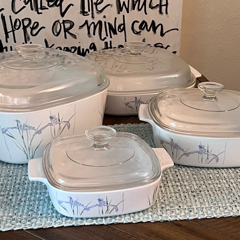 Vintage CorningWare Pyrex (Shadow Iris print)